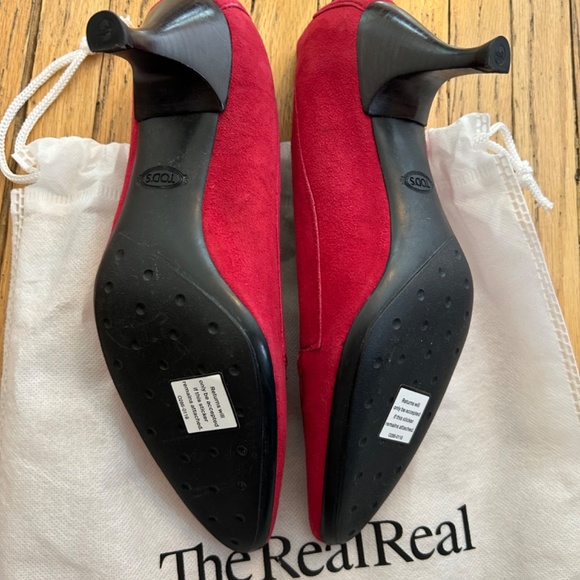 Tod’s Red Suede Studded Accents Kitten Heel Pumps Size 7.5 - Picture 3 of 4